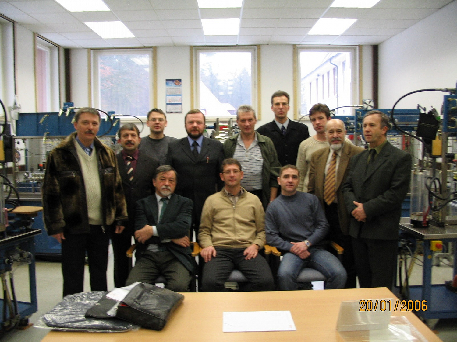 Оборудование и системы смазки, смазочные и самосмазывающиеся материалы, уплотнения и уплотнительные материалы